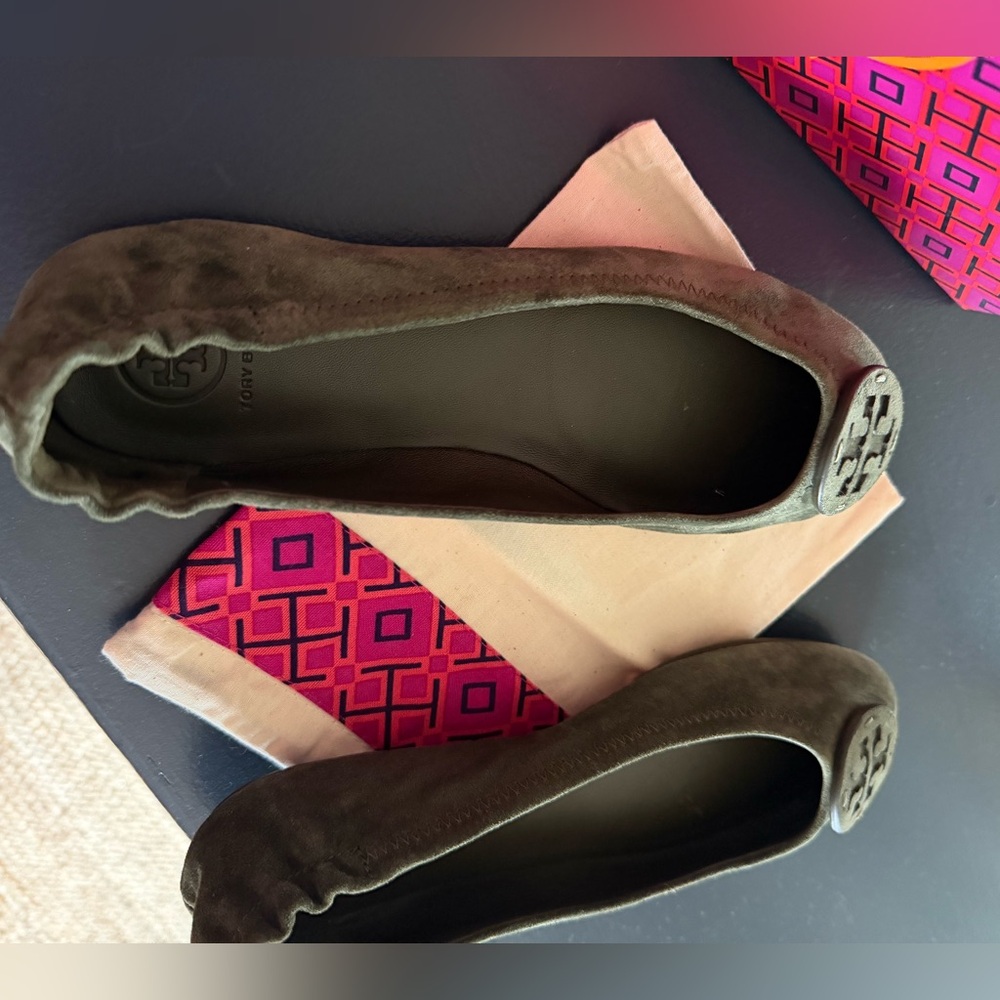 Tory Burch Minnie Travel Suede Green Flats - Picture 5 of 8